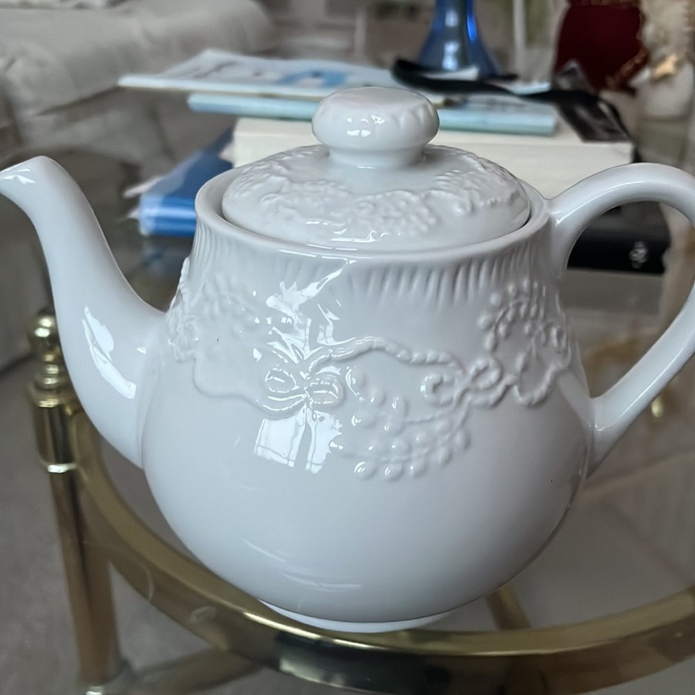 American Living Teapot Set NWT